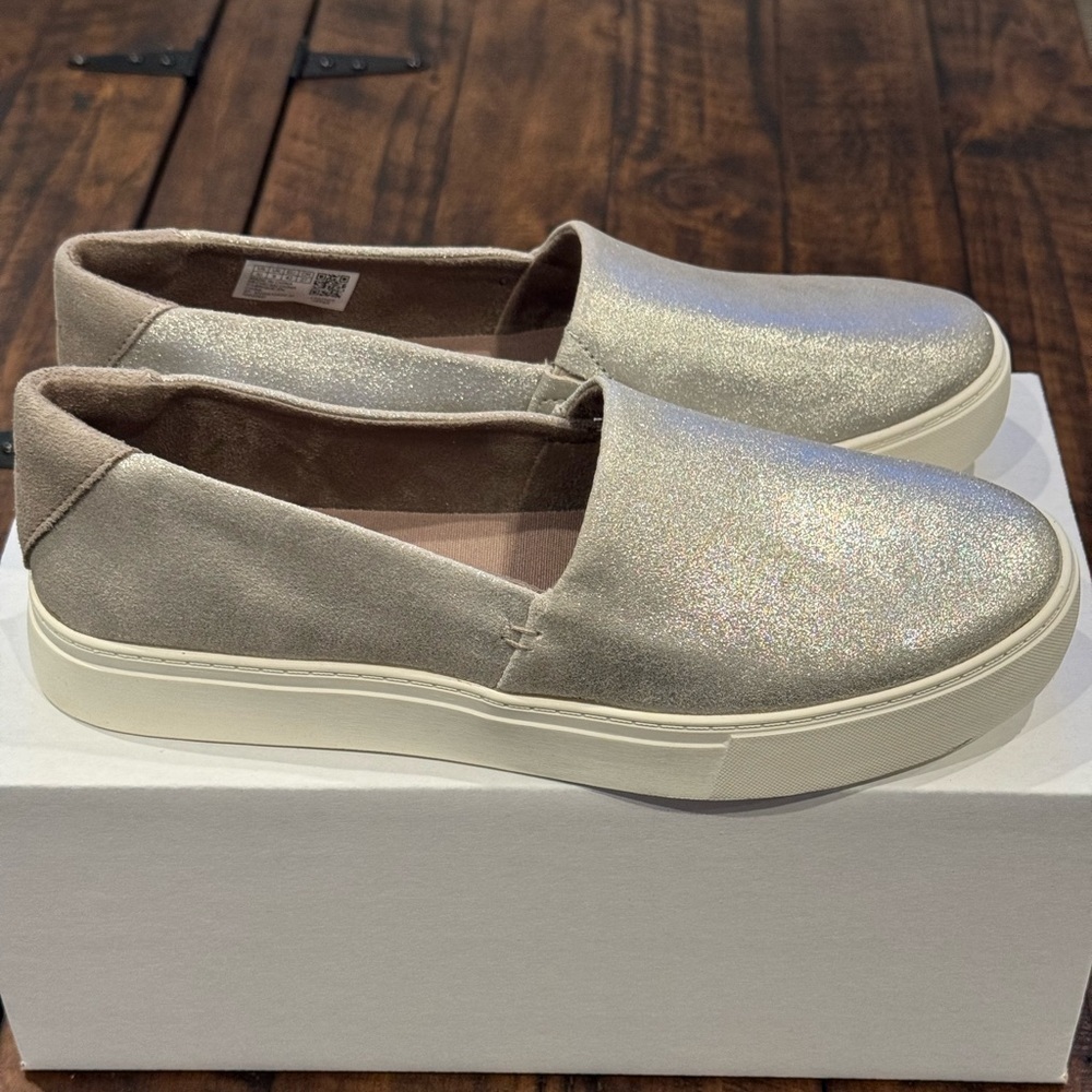 TOMS Kameron Slip On Sneaker (NWOT)